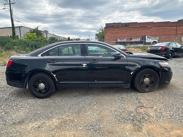 #30-•-2019-ford-interceptor-image-6