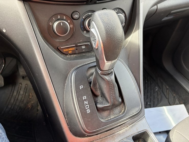 2015-ford-escape-image-30