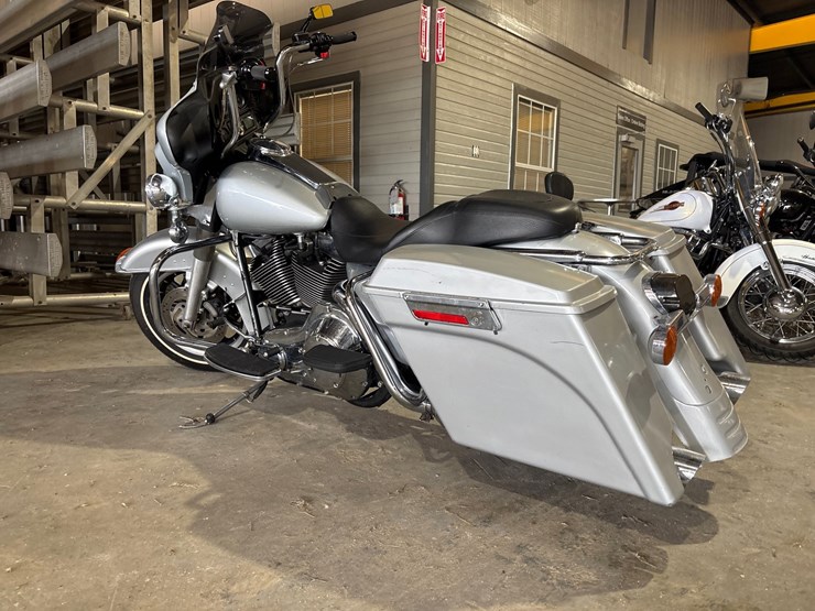 #98-•-2003-harley-davidson-electric-glide-image-4