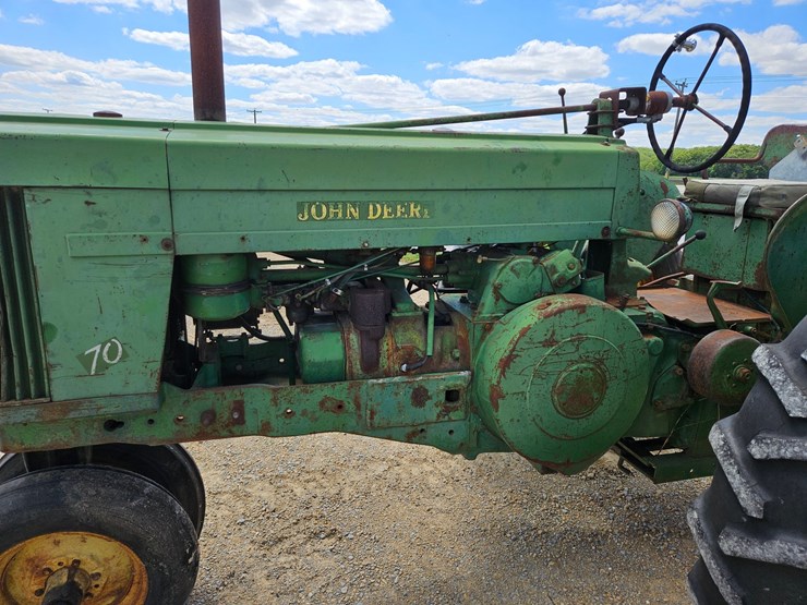 john-deere-70-image-13