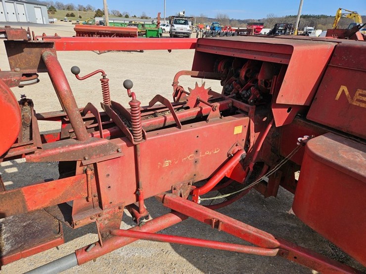 new-holland-276-image-51