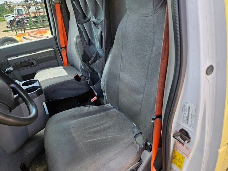2018-ford-e450-image-24