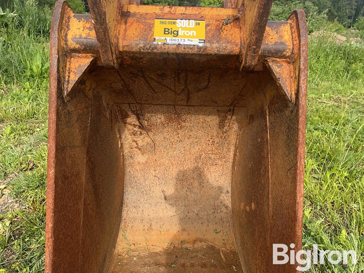 c&p-def-24”-excavator-bucket-image-13