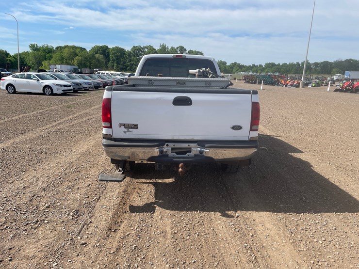 2004-ford-f250-lariat-image-4