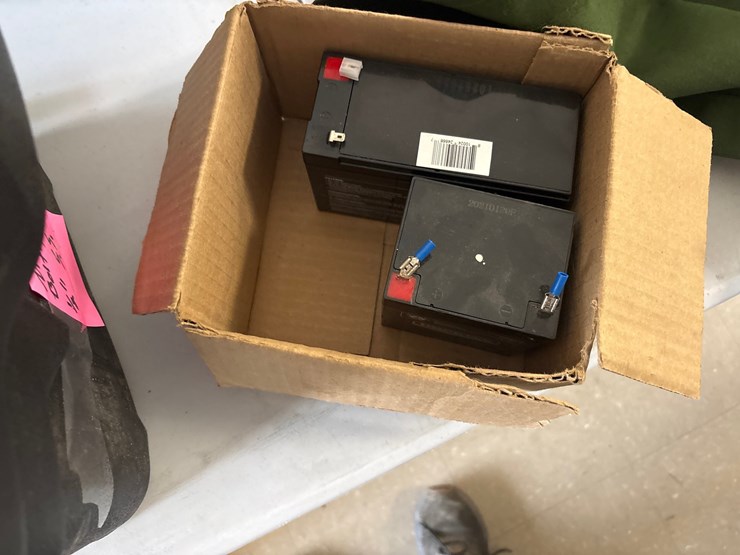 #4045-•-box-with-contents-image-3