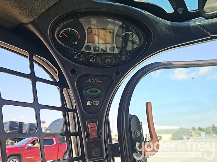 2018-bobcat-t750-image-31