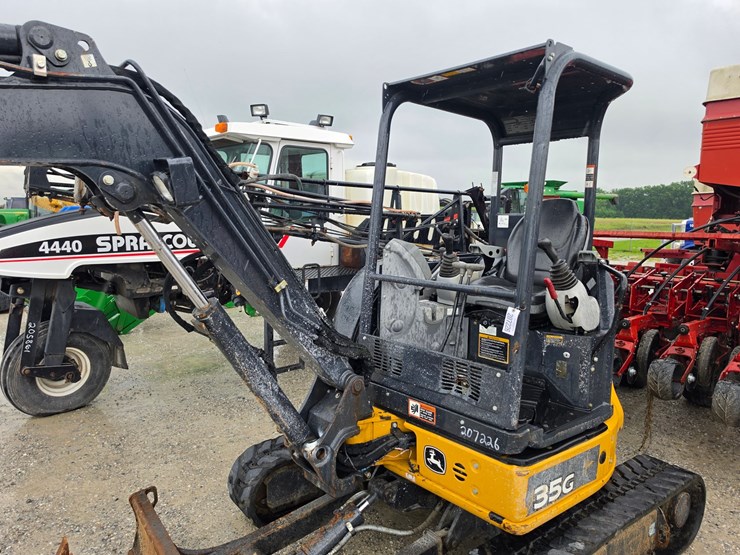 2020-deere-35g-image-5