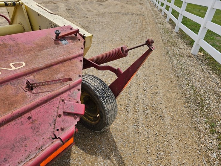 new-holland-472-image-17