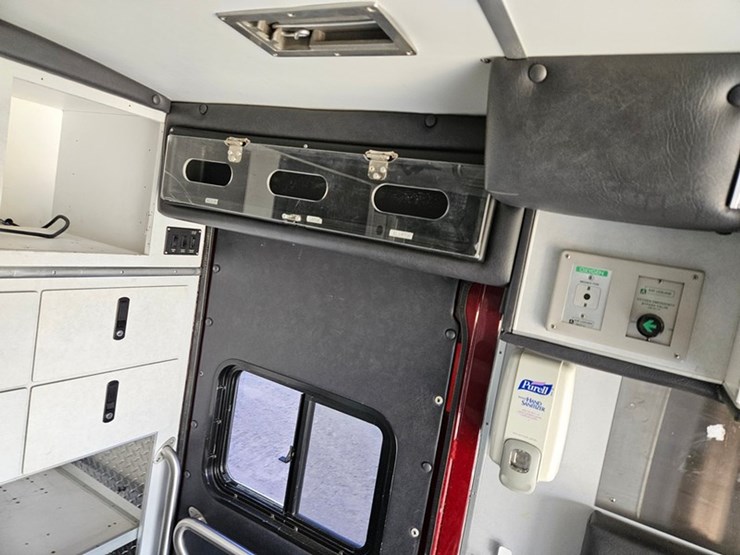 2016-ford-e450-image-37