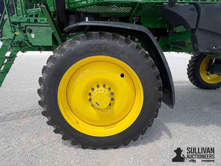 2024-john-deere-412r-image-10