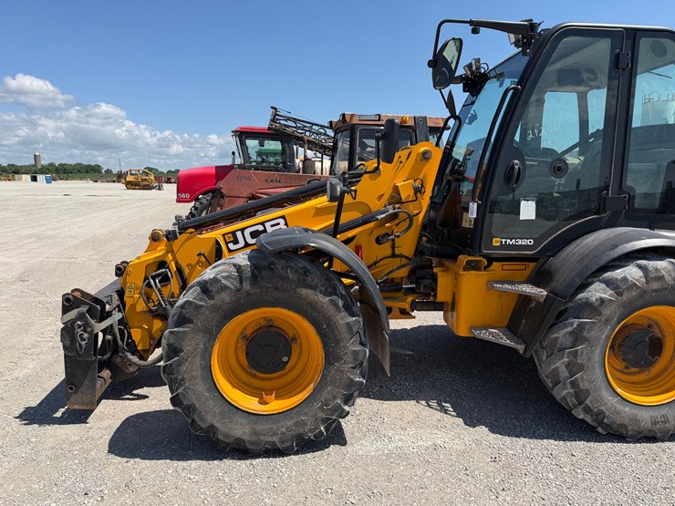 jcb-tm320-image-5