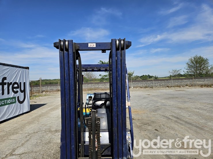 komatsu-fg25st-12-image-11