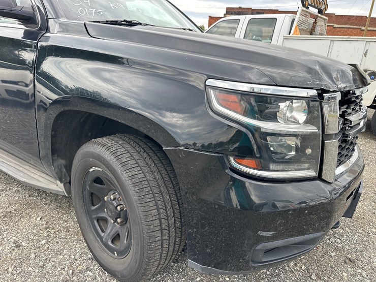 2015-chevrolet-tahoe-image-13