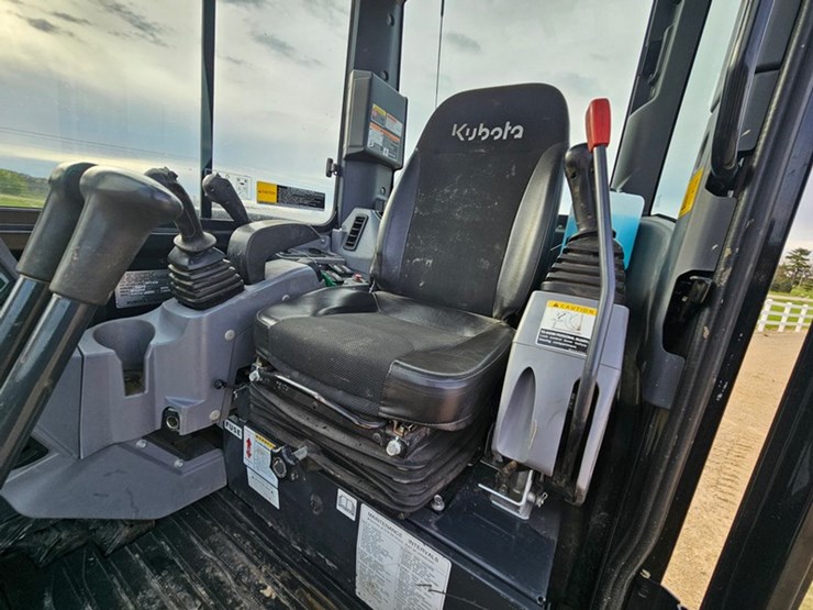 2020-kubota-u55-image-48