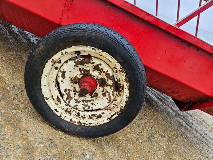 #5118-•-schuete-single-axle-bale-feeder-wagon-image-14