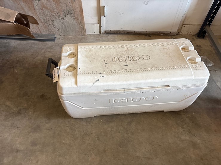 #4071-•-large-igloo-ice-chest-image-1