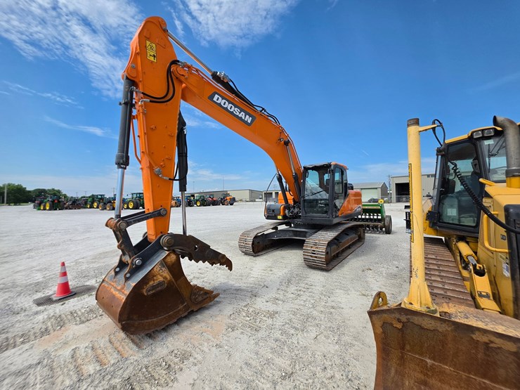 2022-doosan-dx225-lc-image-24