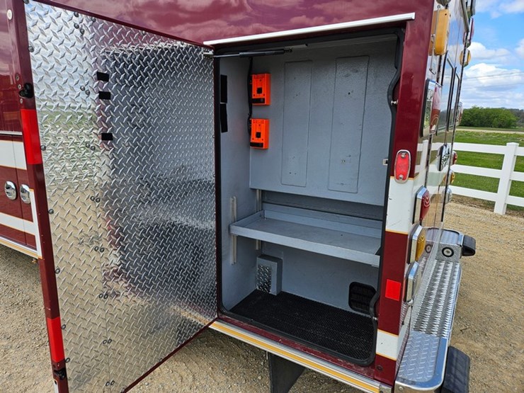 2016-ford-e450-image-18