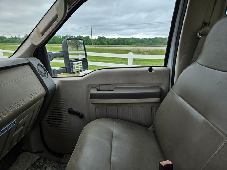 2008-ford-f550-image-35