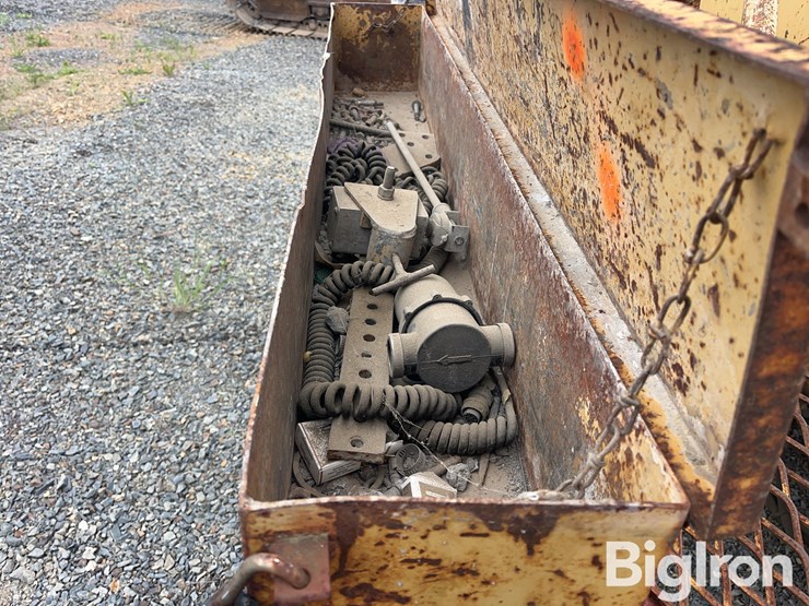 1987-power-curber-5700-crawler-automatic-curb-&-gutter-machine-image-12