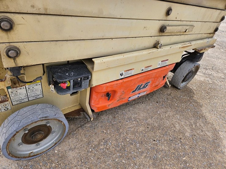 2015-jlg-2632es-image-16