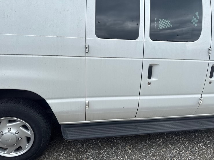 #24-•-2012-ford-van-image-20