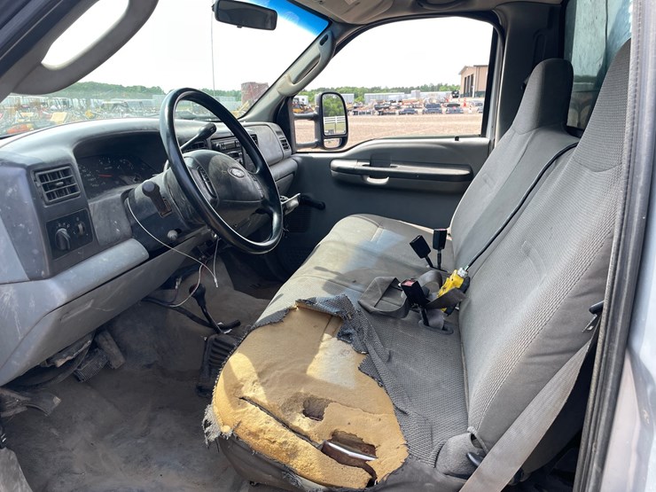 2004-ford-f450-image-21