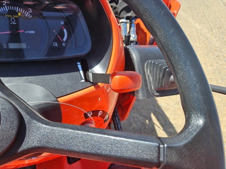 2021-kubota-l4701-image-29