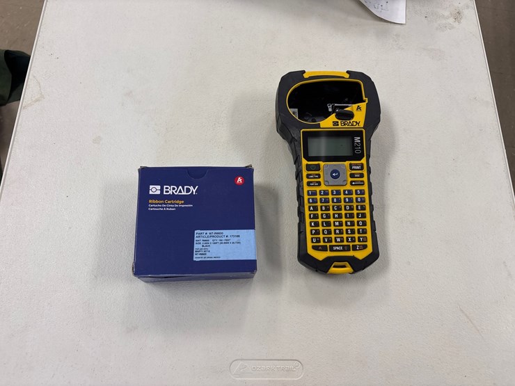 #4031-•-brady-m210-label-maker-with-case-and-ribbon-cartridge-image-4
