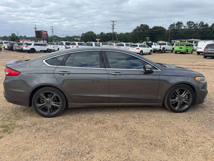 2017-ford-fusion-sport-awd-4dr-sedan---70,774-miles-image-7