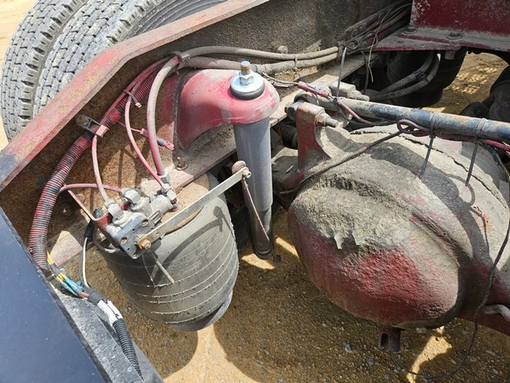 2006-peterbilt-379-image-14