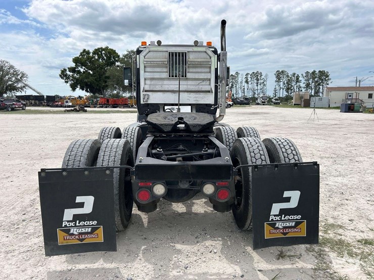 2019-peterbilt-579-image-44