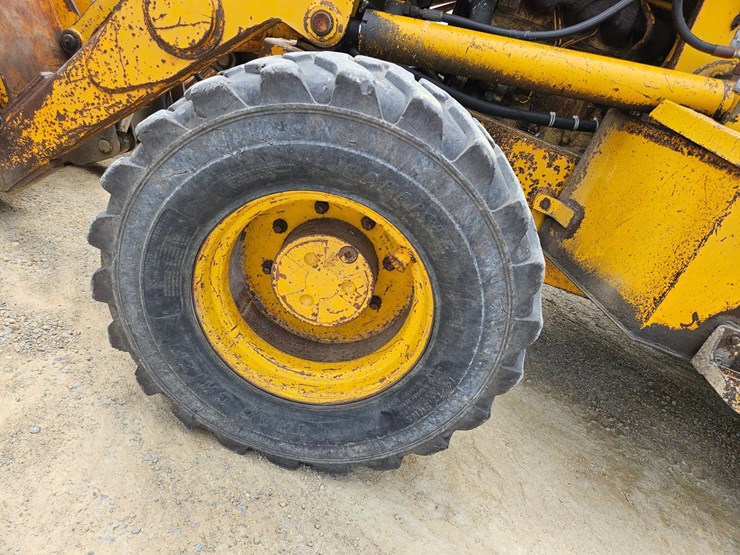 deere-410d-image-34