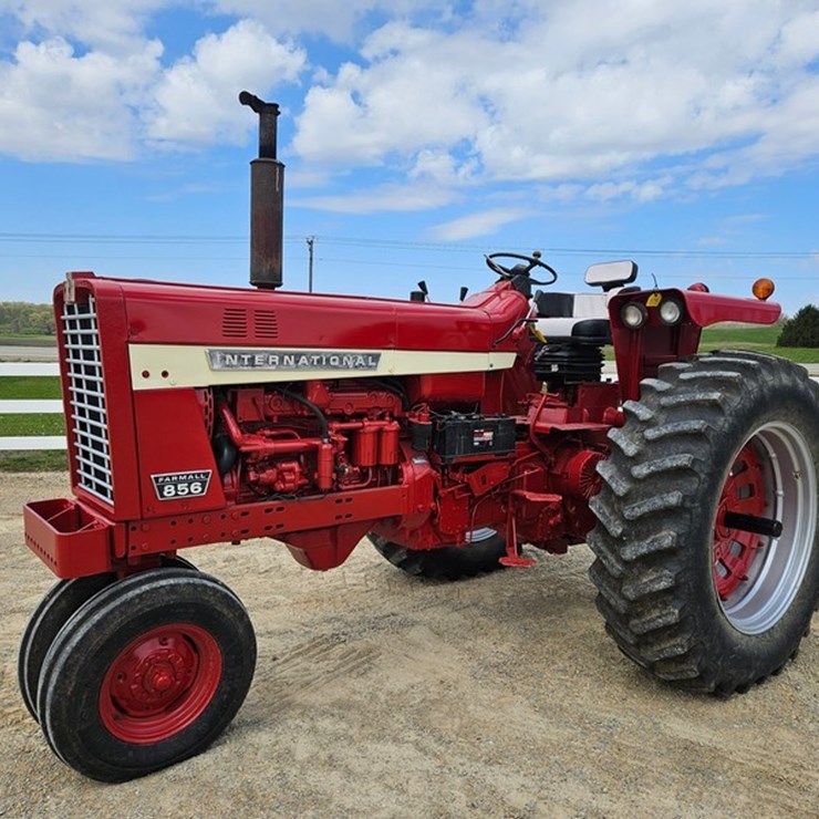 INTERNATIONAL 856