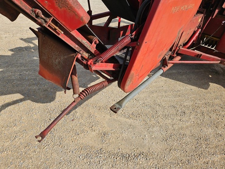 new-holland-276-image-19