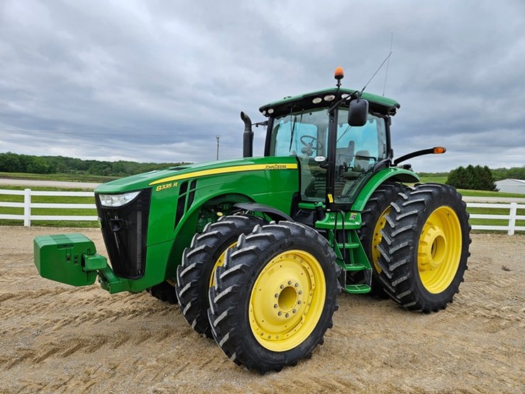 john-deere-8335r-image-1