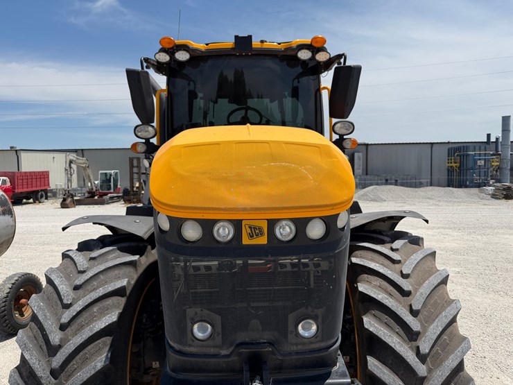 #212254-•-2022-jcb-8330-fastrac-tractor-image-7
