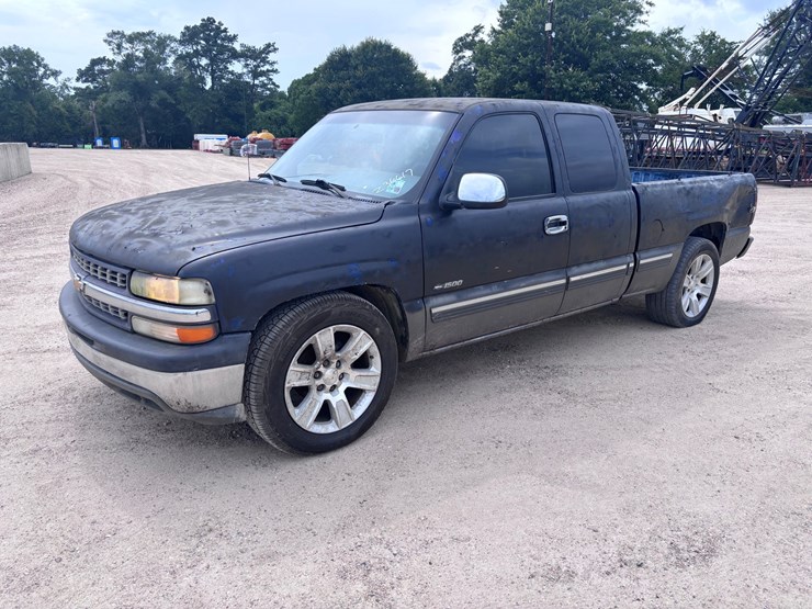 2000-chevrolet-1500-image-1