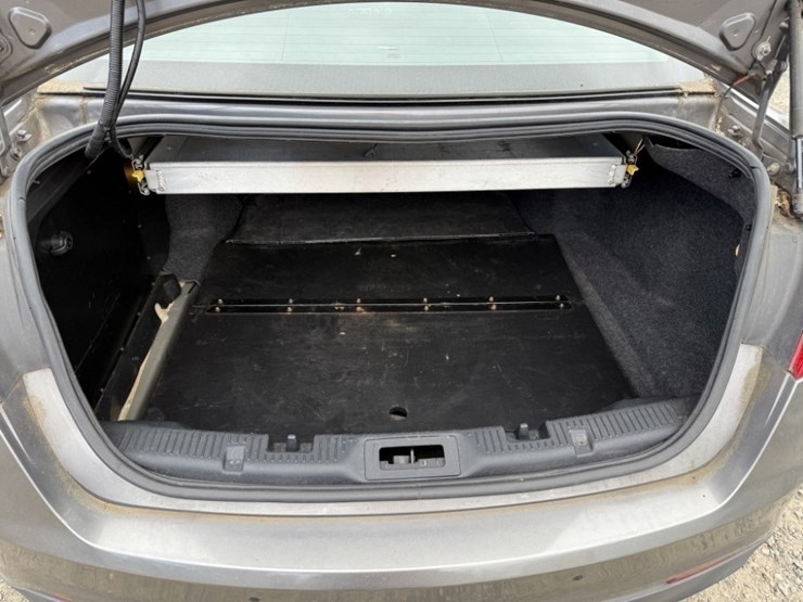 2015-ford-taurus-awd-sedan-image-20
