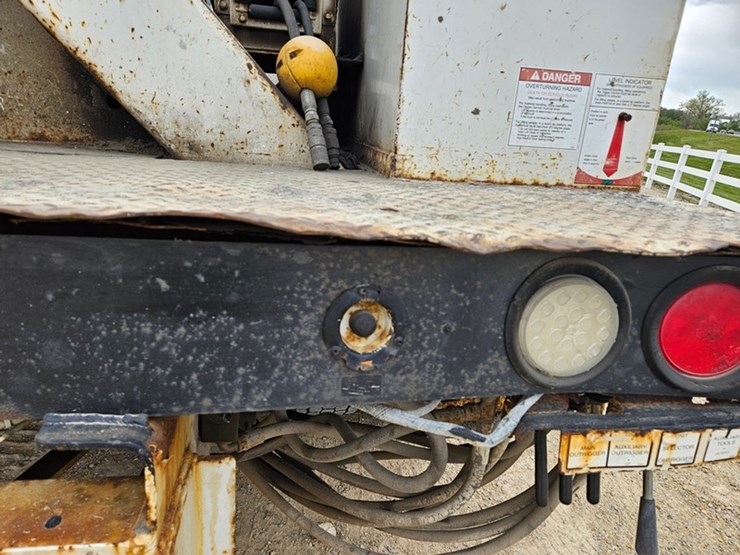 2005-international-durastar-4300-image-42