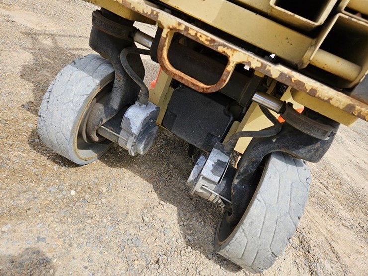 2015-jlg-2632es-image-9