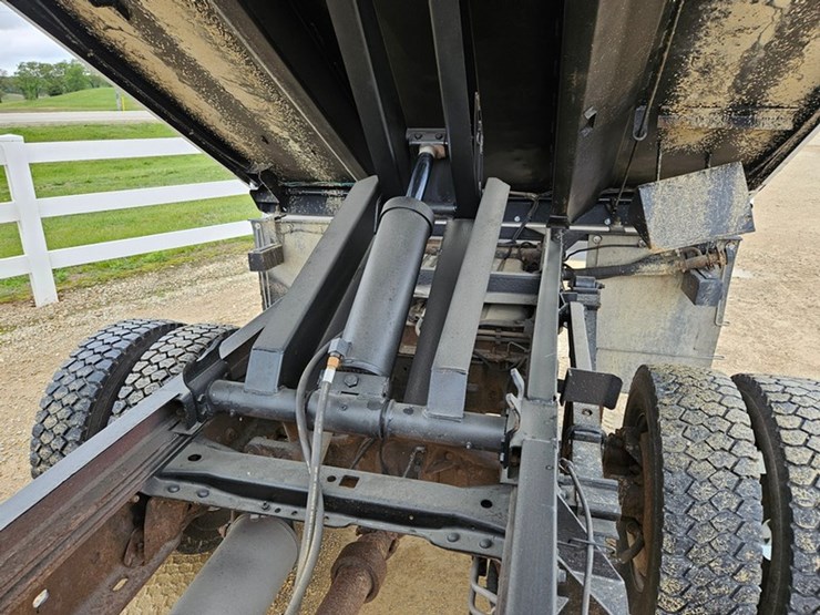 2008-ford-f550-image-25