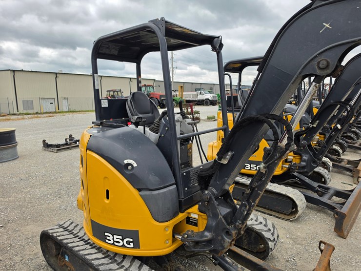 2020-deere-35g-image-20