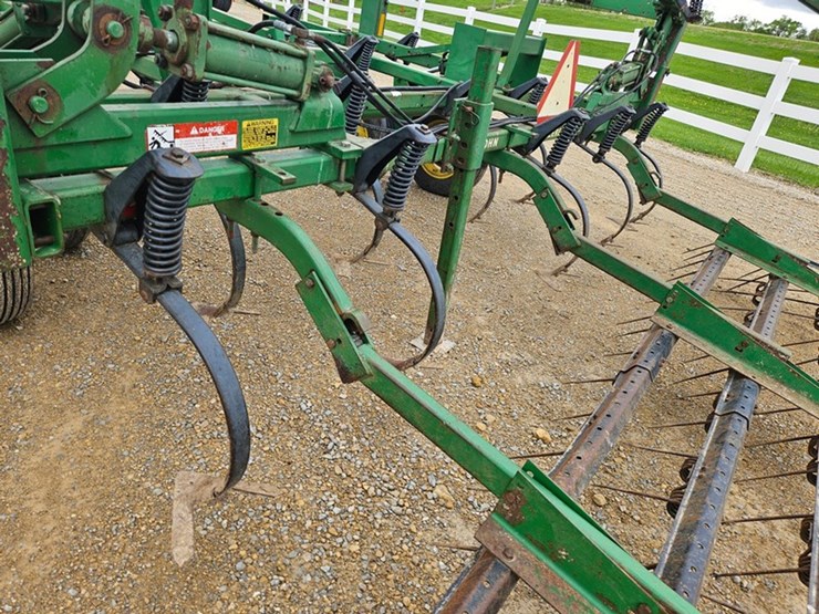 john-deere-16-image-28