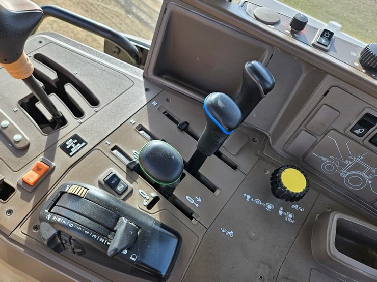 john-deere-6430-image-32