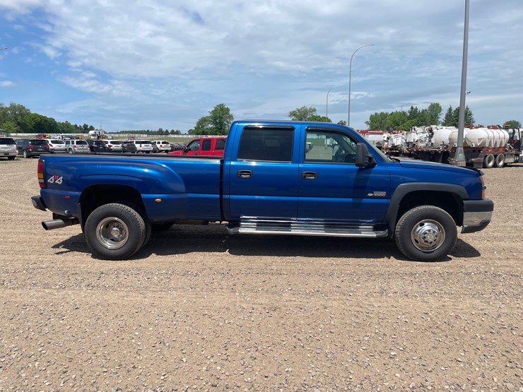 2004-chevrolet-silverado-3500-image-6