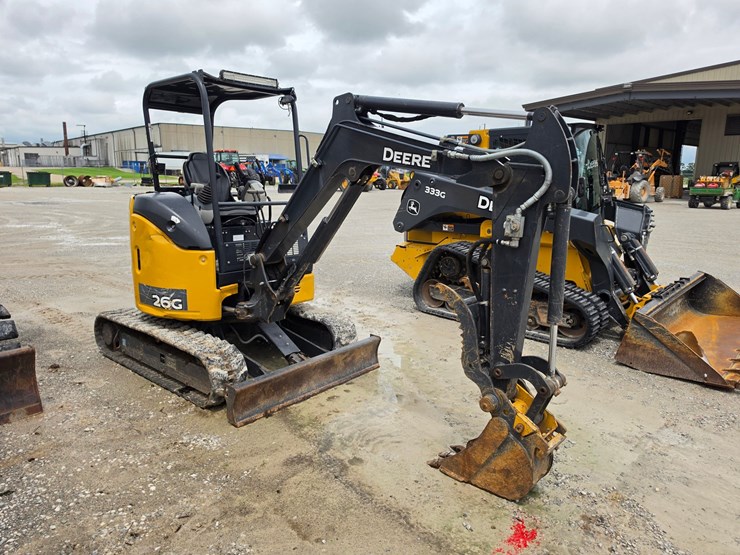 2018-deere-26g-image-24