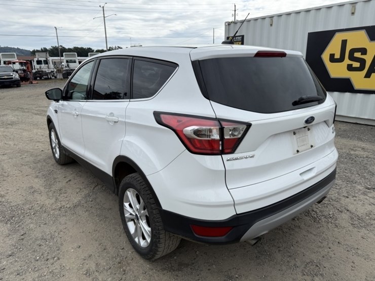 2017-ford-escape-se-image-6