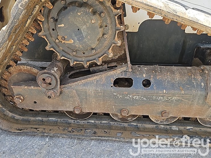 2021-bobcat-t870-image-8