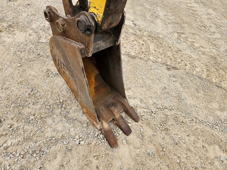 new-holland-e35sr-image-10